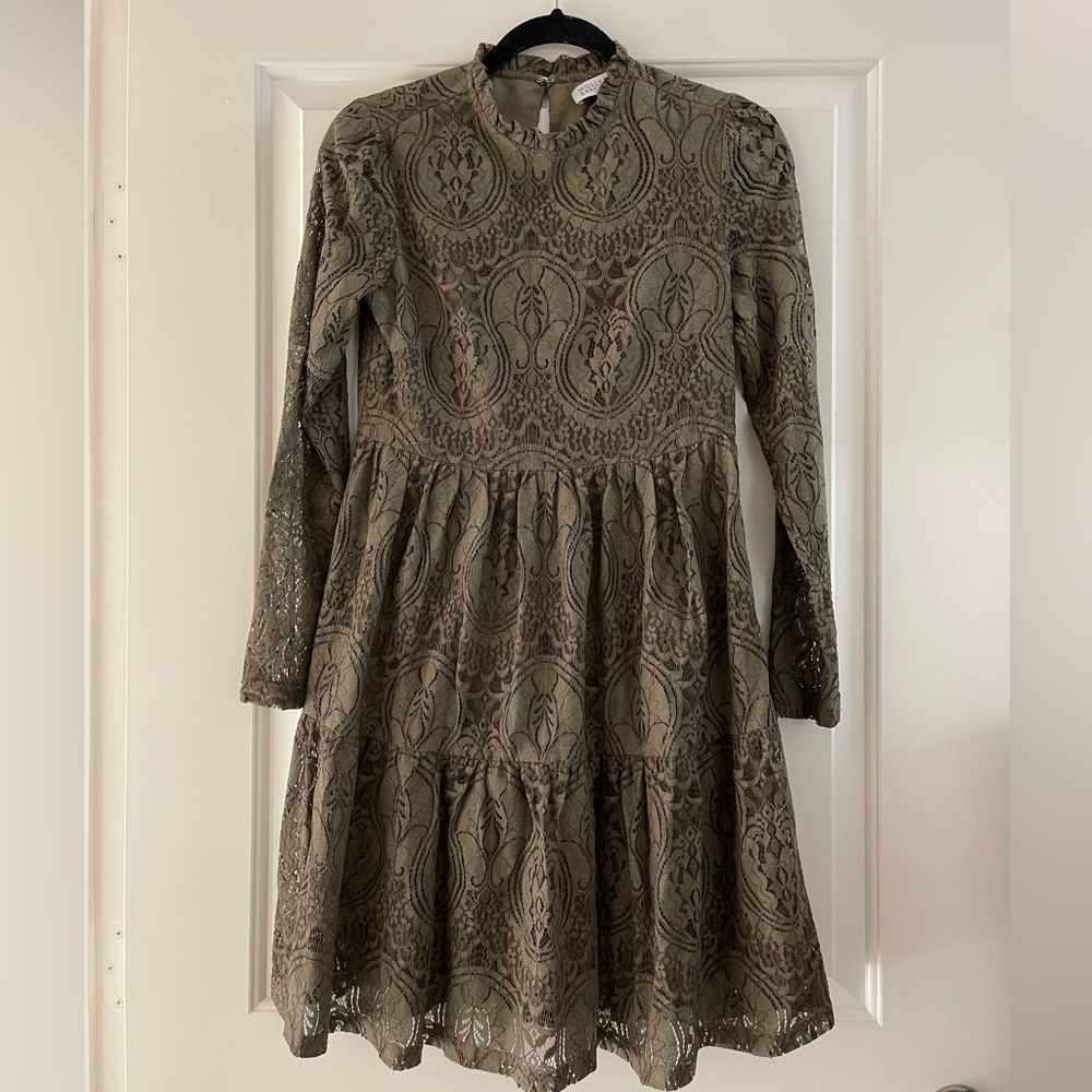 NWOT Molly Bracken Long Sleeve Lace Dress